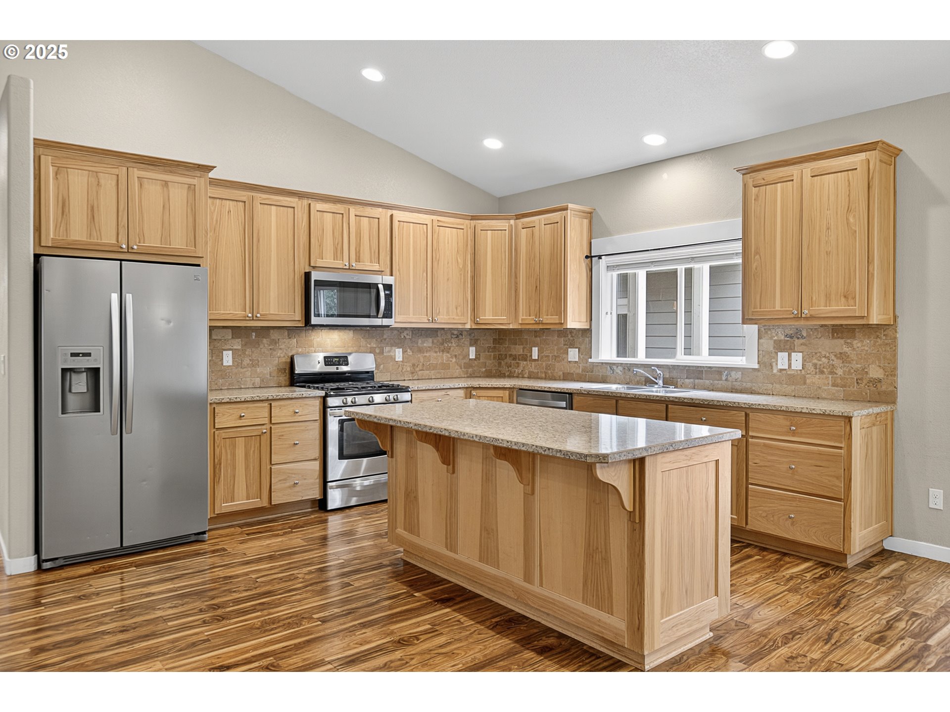 Eugene, Oregon 97404, United States, 4 Bedrooms Bedrooms, ,3 BathroomsBathrooms,Residential,Active,187749