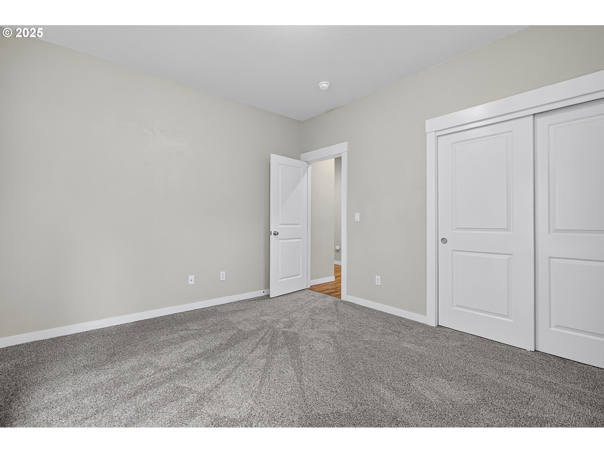 Eugene, Oregon 97404, United States, 4 Bedrooms Bedrooms, ,3 BathroomsBathrooms,Residential,Active,187749