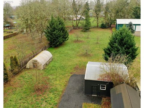 A home in Scappoose