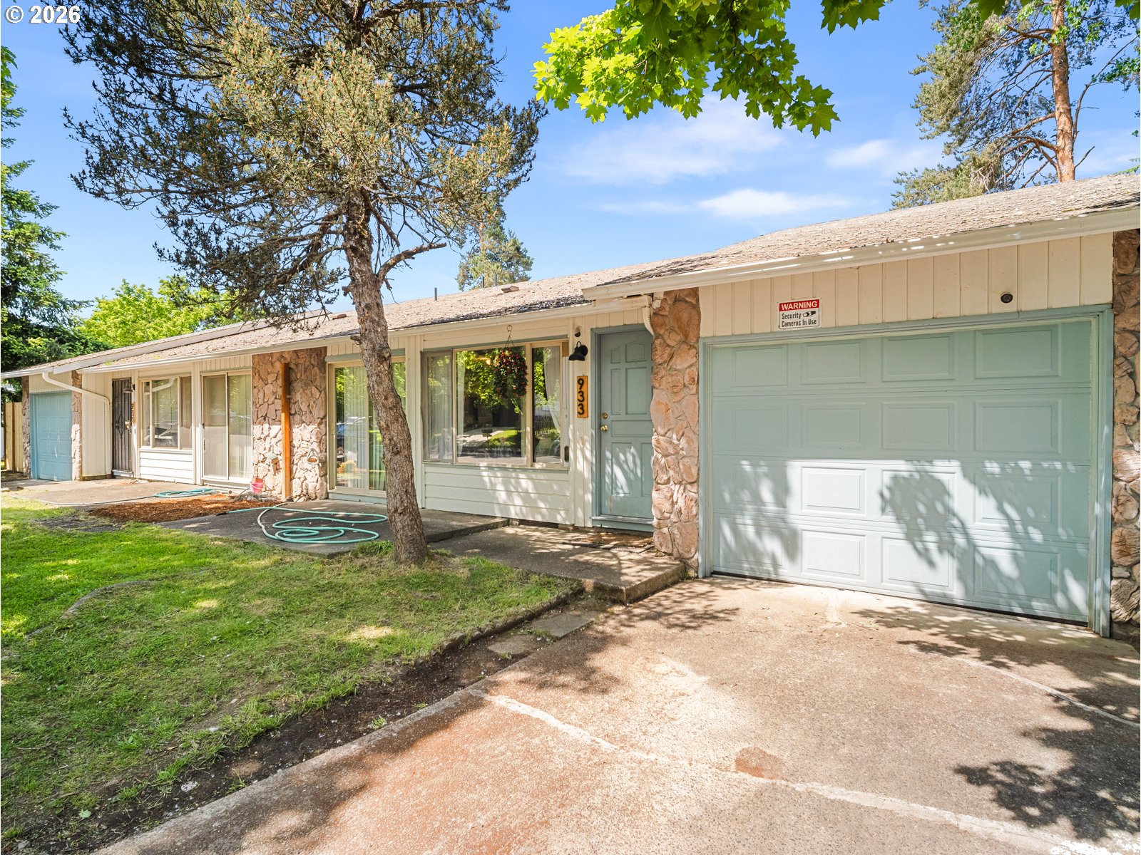 933 SE RENE AVE