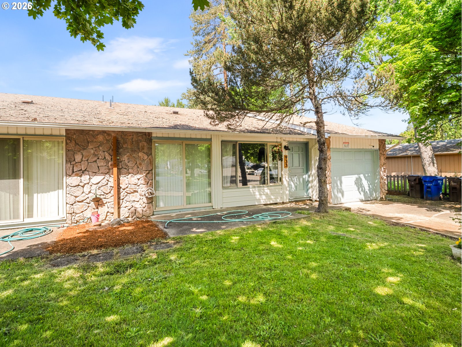 933 SE RENE AVE