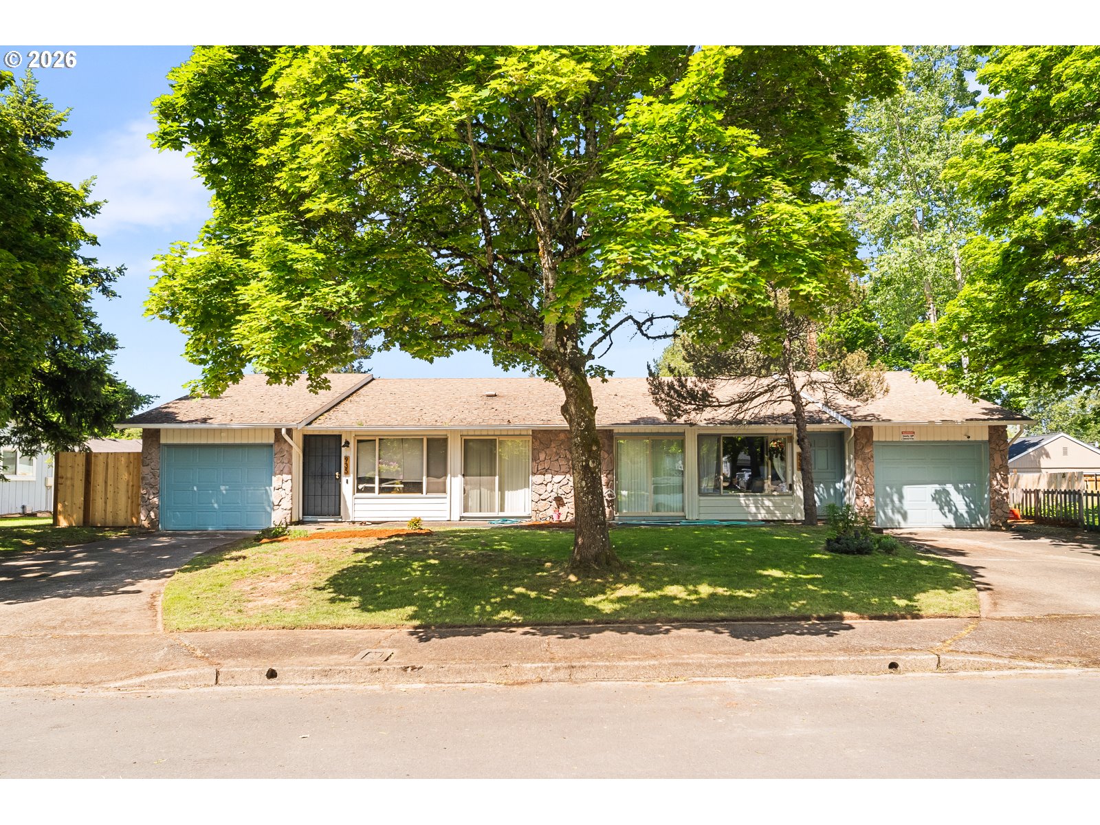 933 SE RENE AVE