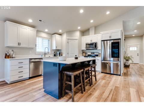 Tiny photo for 374 Owens Way, Creswell, OR 97426 (MLS # 335246680)