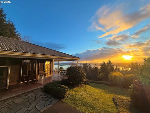 93883 MAKAI LN North Bend OR 97459