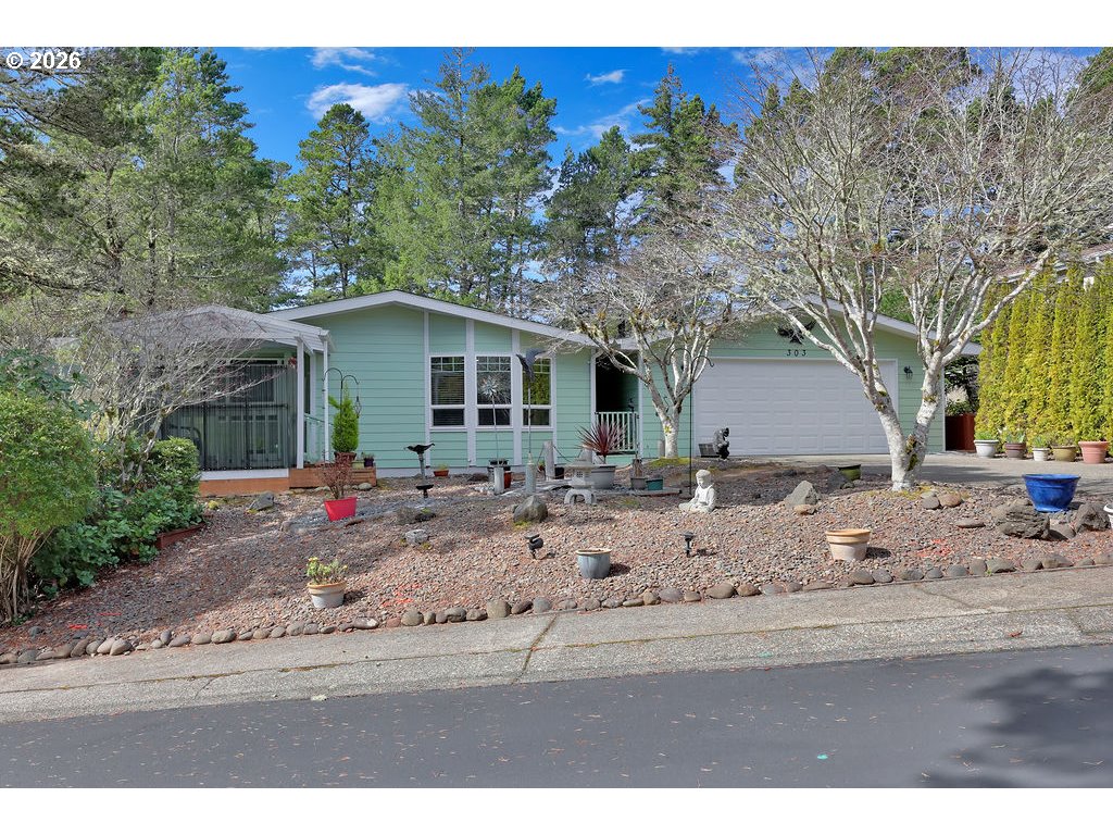 303 MANZANITA DR
