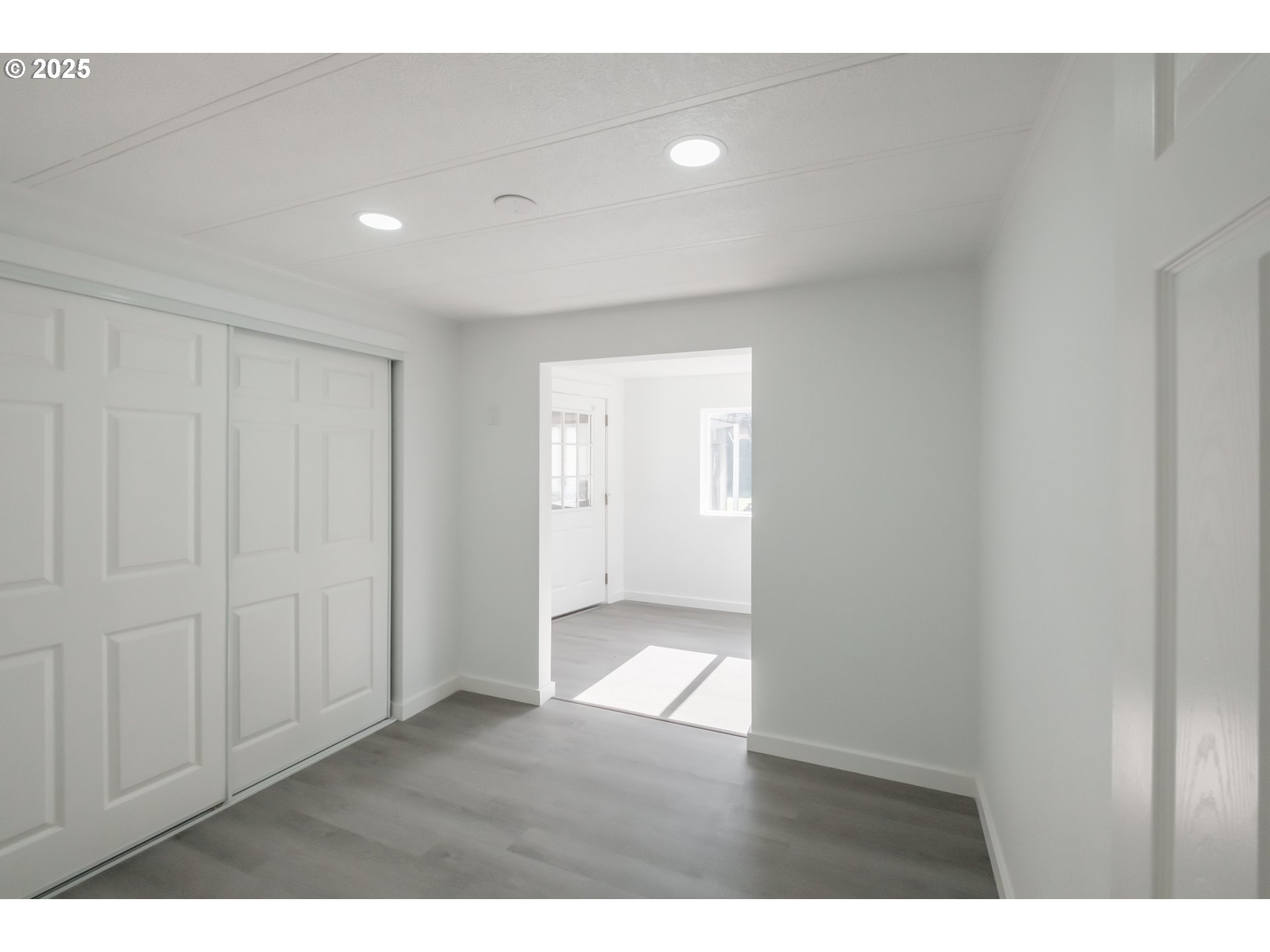 Salem, Oregon 97305, United States, 3 Bedrooms Bedrooms, ,2 BathroomsBathrooms,Residential,Pending,81828