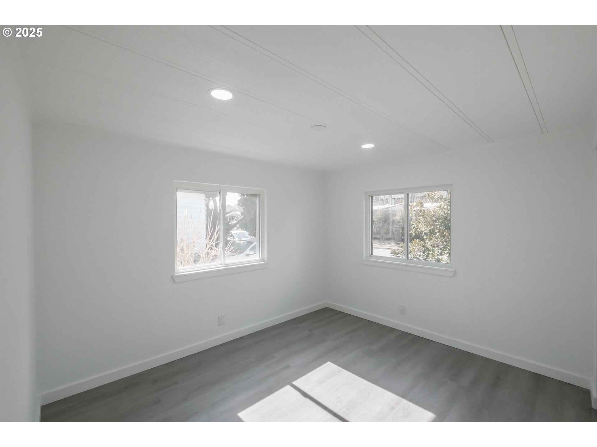 Salem, Oregon 97305, United States, 3 Bedrooms Bedrooms, ,2 BathroomsBathrooms,Residential,Pending,81828