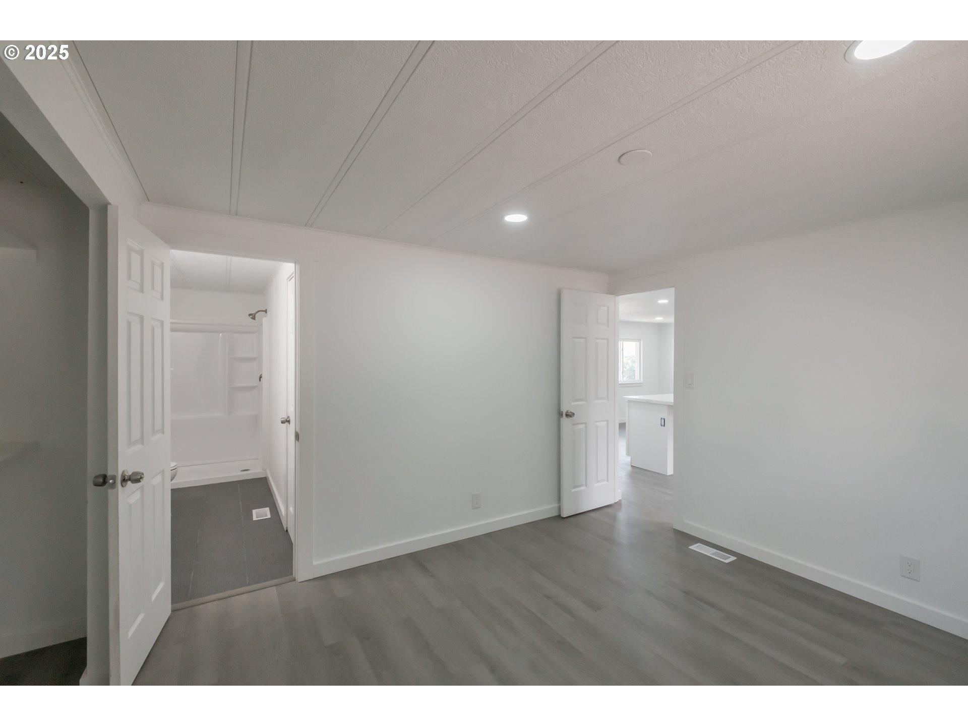 Salem, Oregon 97305, United States, 3 Bedrooms Bedrooms, ,2 BathroomsBathrooms,Residential,Pending,81828