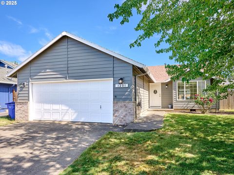 1201 MEADOW DR Molalla OR 97038