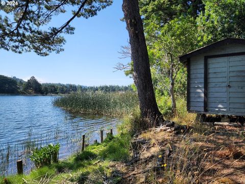 A home in Port Orford