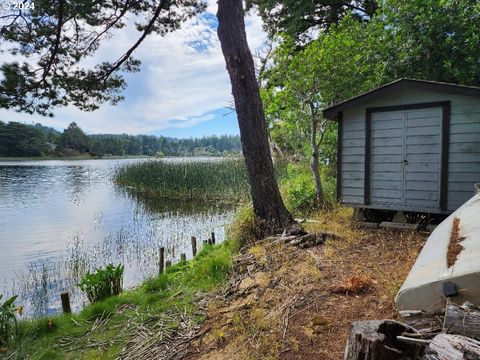 A home in Port Orford