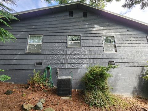 A home in Port Orford