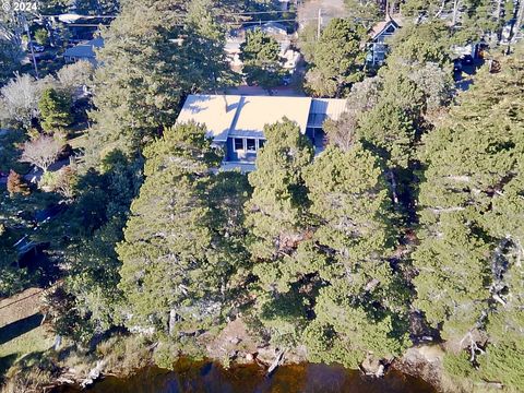 A home in Port Orford