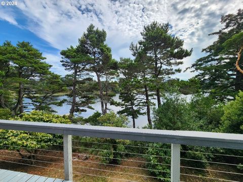 A home in Port Orford