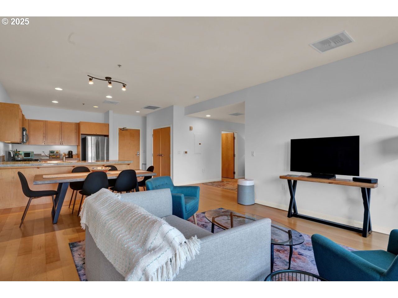 1375 OLIVE ST 304