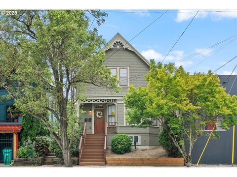 2115 NW 22ND AVE Portland OR 97210