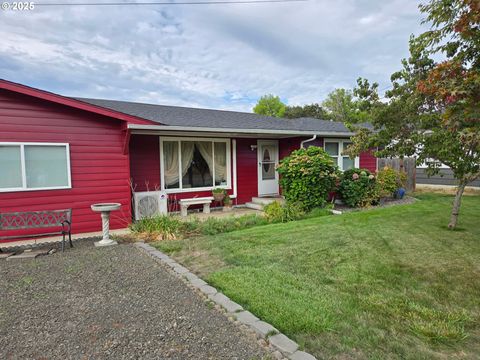 150 BUENA VISTA LN Roseburg OR 97471