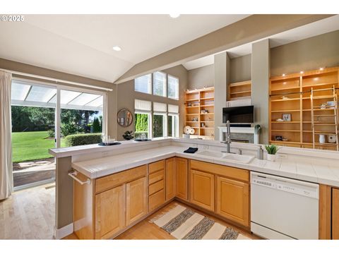 Tiny photo for 375 Magnolia Dr, Creswell, OR 97426 (MLS # 214621055)