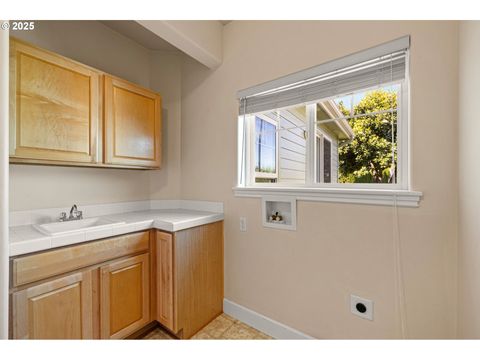 Tiny photo for 375 Magnolia Dr, Creswell, OR 97426 (MLS # 214621055)