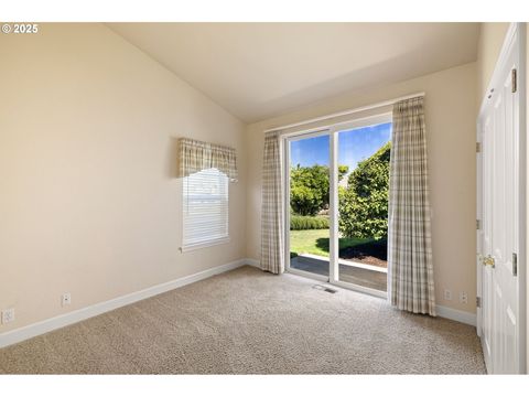 Tiny photo for 375 Magnolia Dr, Creswell, OR 97426 (MLS # 214621055)