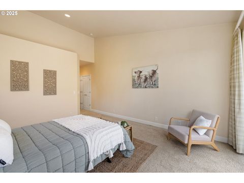 Tiny photo for 375 Magnolia Dr, Creswell, OR 97426 (MLS # 214621055)