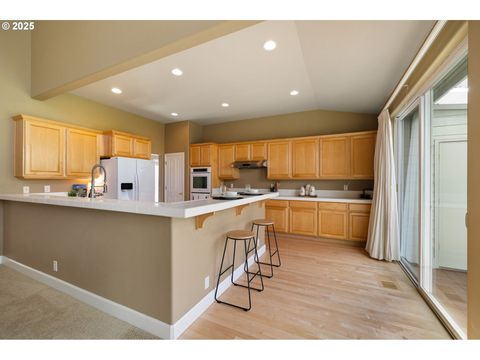 Tiny photo for 375 Magnolia Dr, Creswell, OR 97426 (MLS # 214621055)