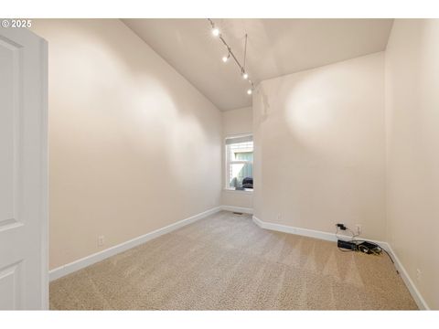 Tiny photo for 375 Magnolia Dr, Creswell, OR 97426 (MLS # 214621055)
