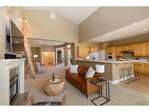 Tiny photo for 375 Magnolia Dr, Creswell, OR 97426 (MLS # 214621055)