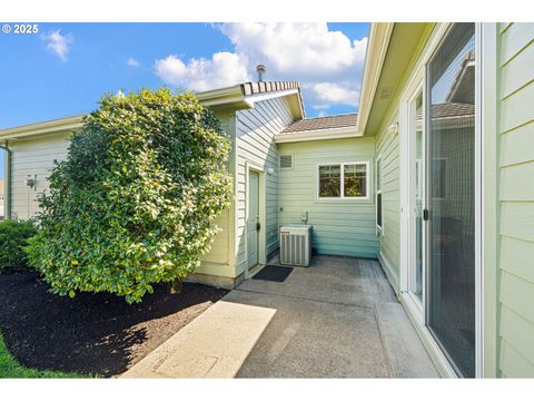 Tiny photo for 375 Magnolia Dr, Creswell, OR 97426 (MLS # 214621055)