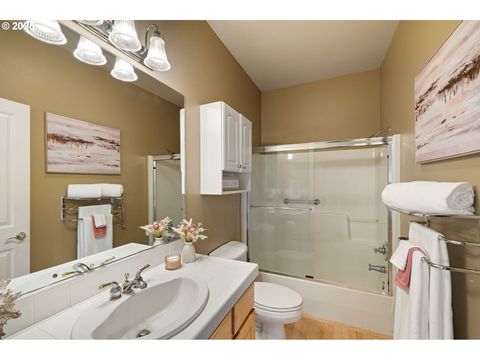 Tiny photo for 375 Magnolia Dr, Creswell, OR 97426 (MLS # 214621055)