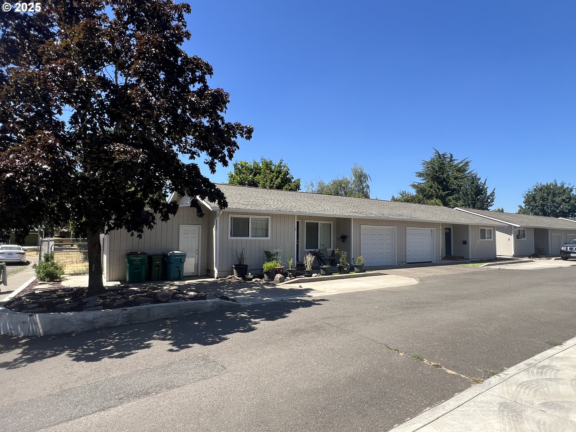 504 E 9TH 14 ST