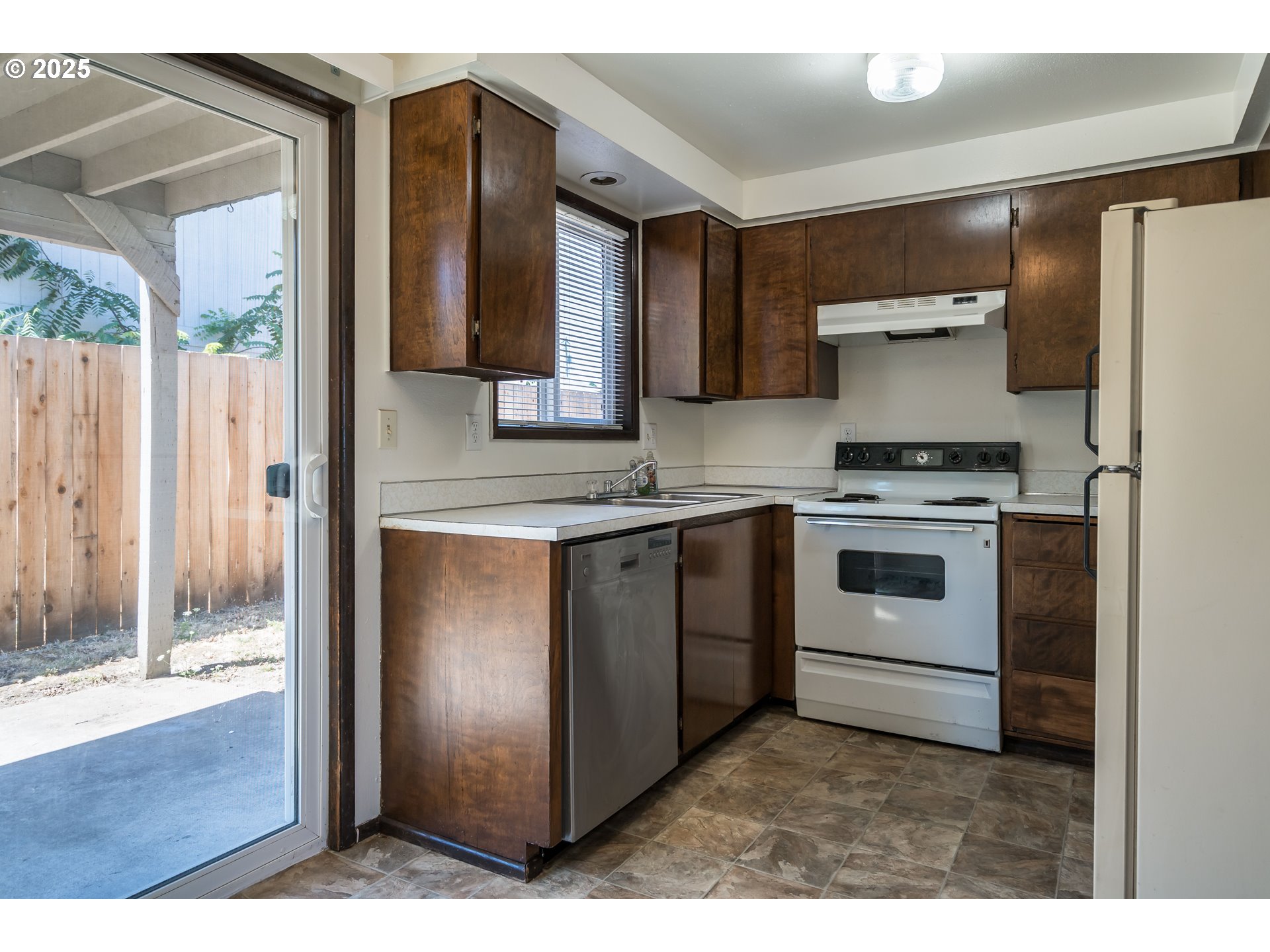 231 S 40TH ST