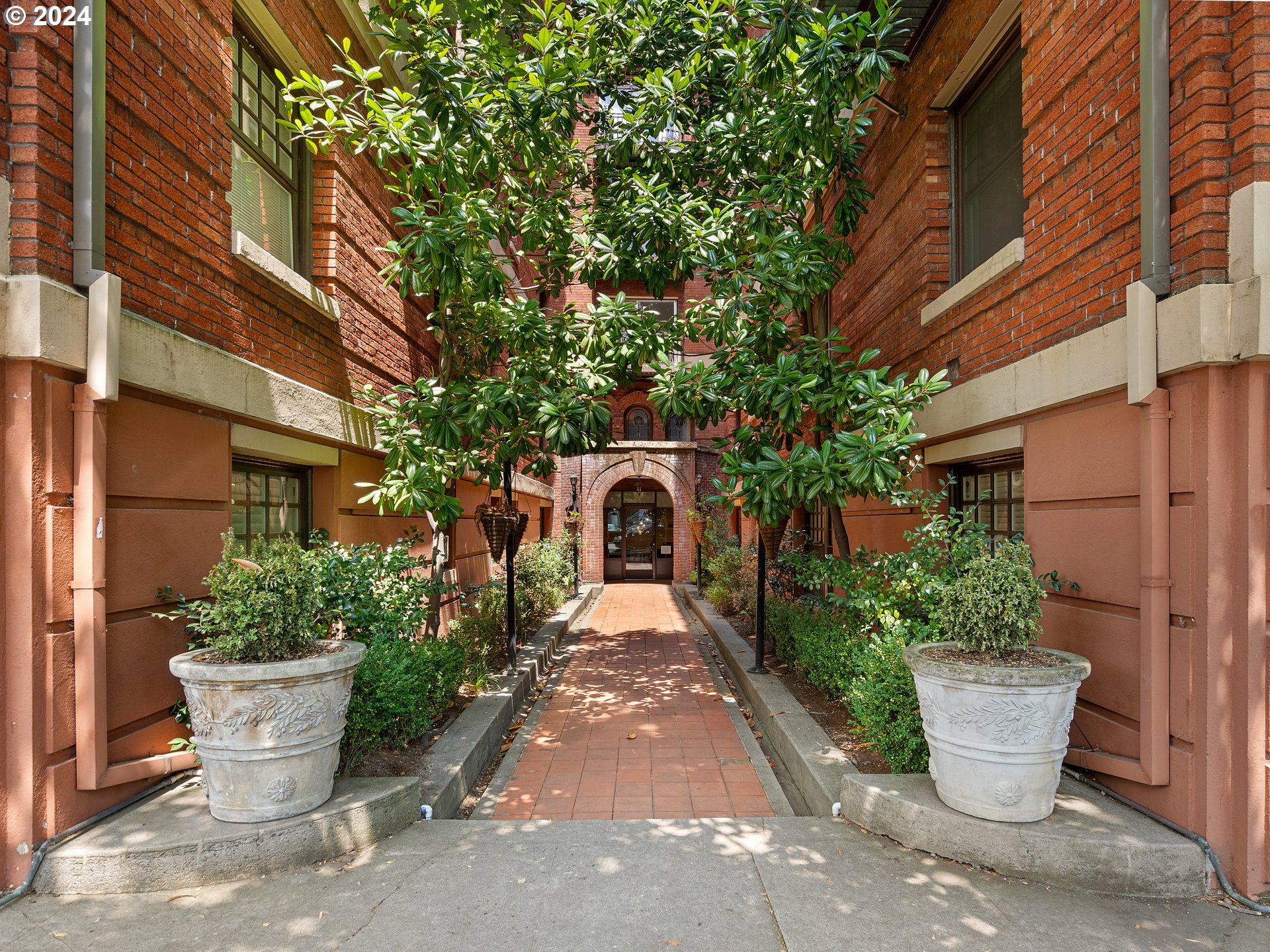 1829 NW LOVEJOY ST 104