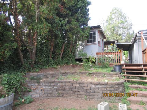 A home in Coquille