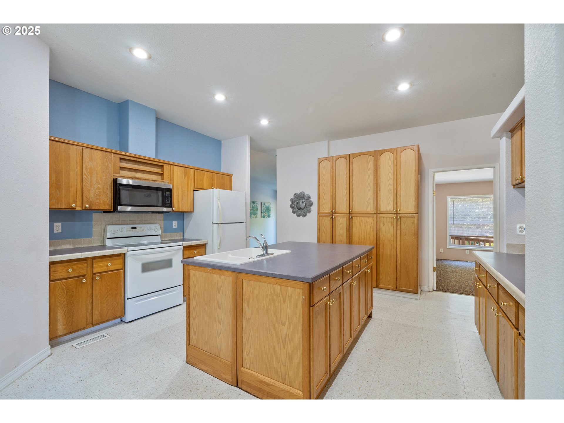 Nehalem, Oregon 97131, United States, 6 Bedrooms Bedrooms, ,6 BathroomsBathrooms,Residential,Active,185079