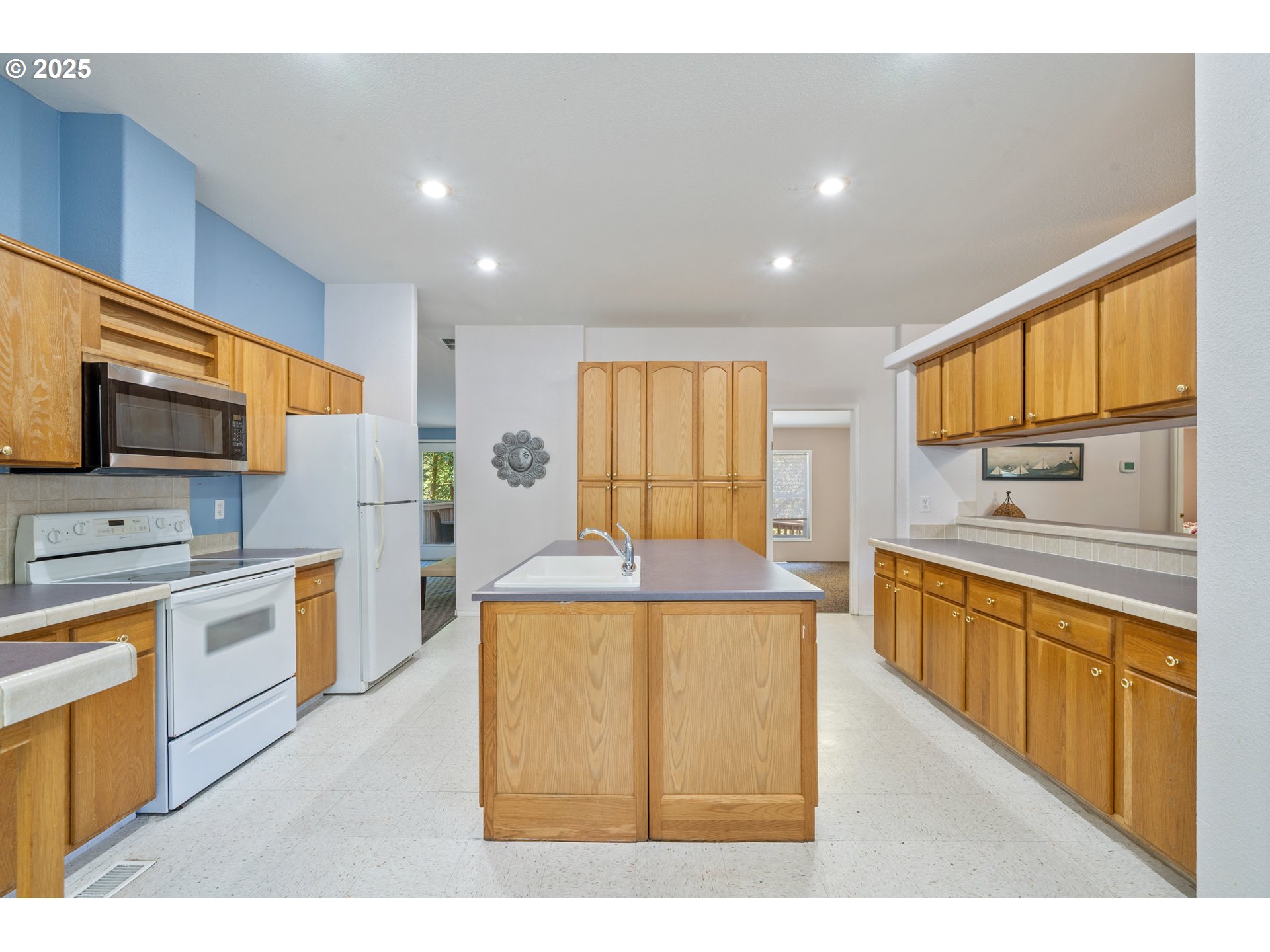 Nehalem, Oregon 97131, United States, 6 Bedrooms Bedrooms, ,6 BathroomsBathrooms,Residential,Active,185079