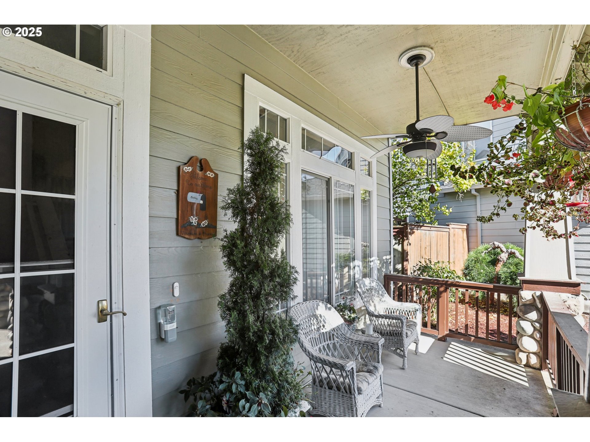 1487 NE MOON RISE DR