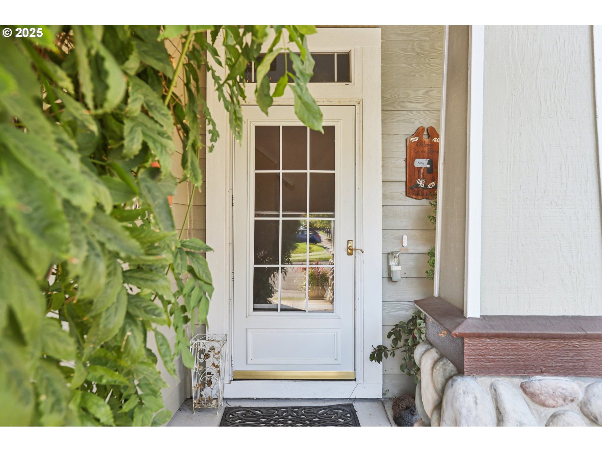 1487 NE MOON RISE DR