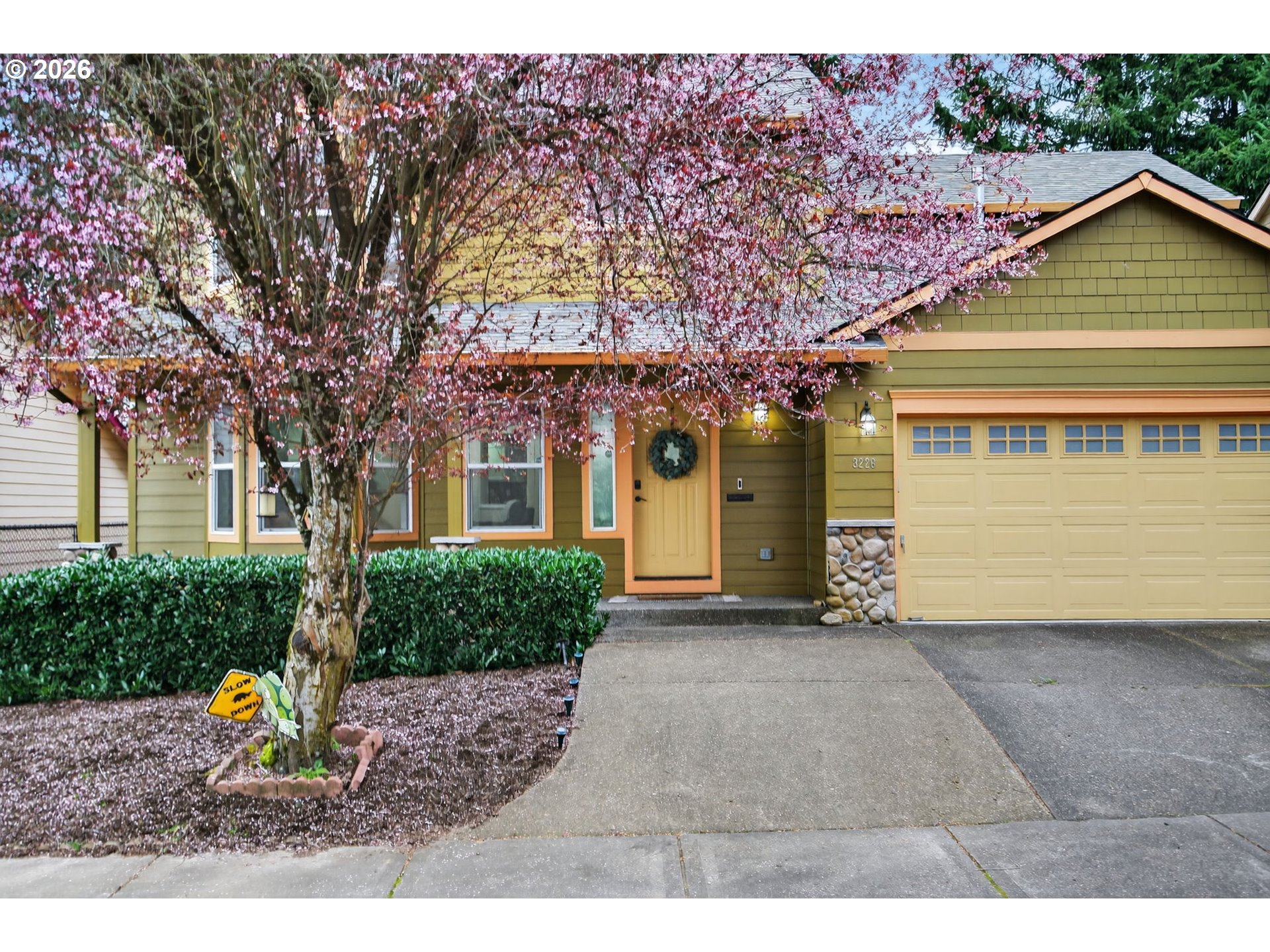3226 NE 165th LN
