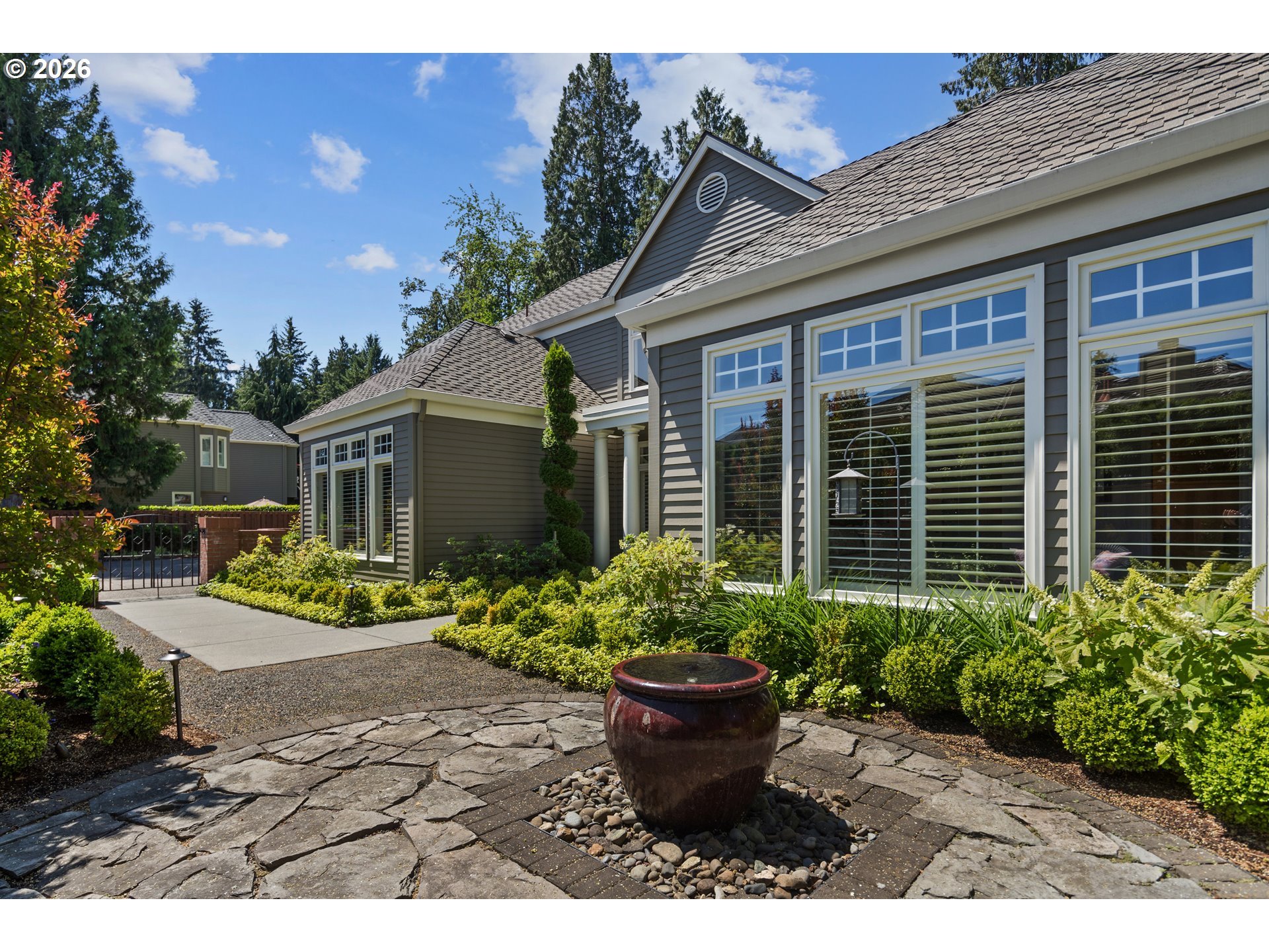 3325 CEDAR CT
