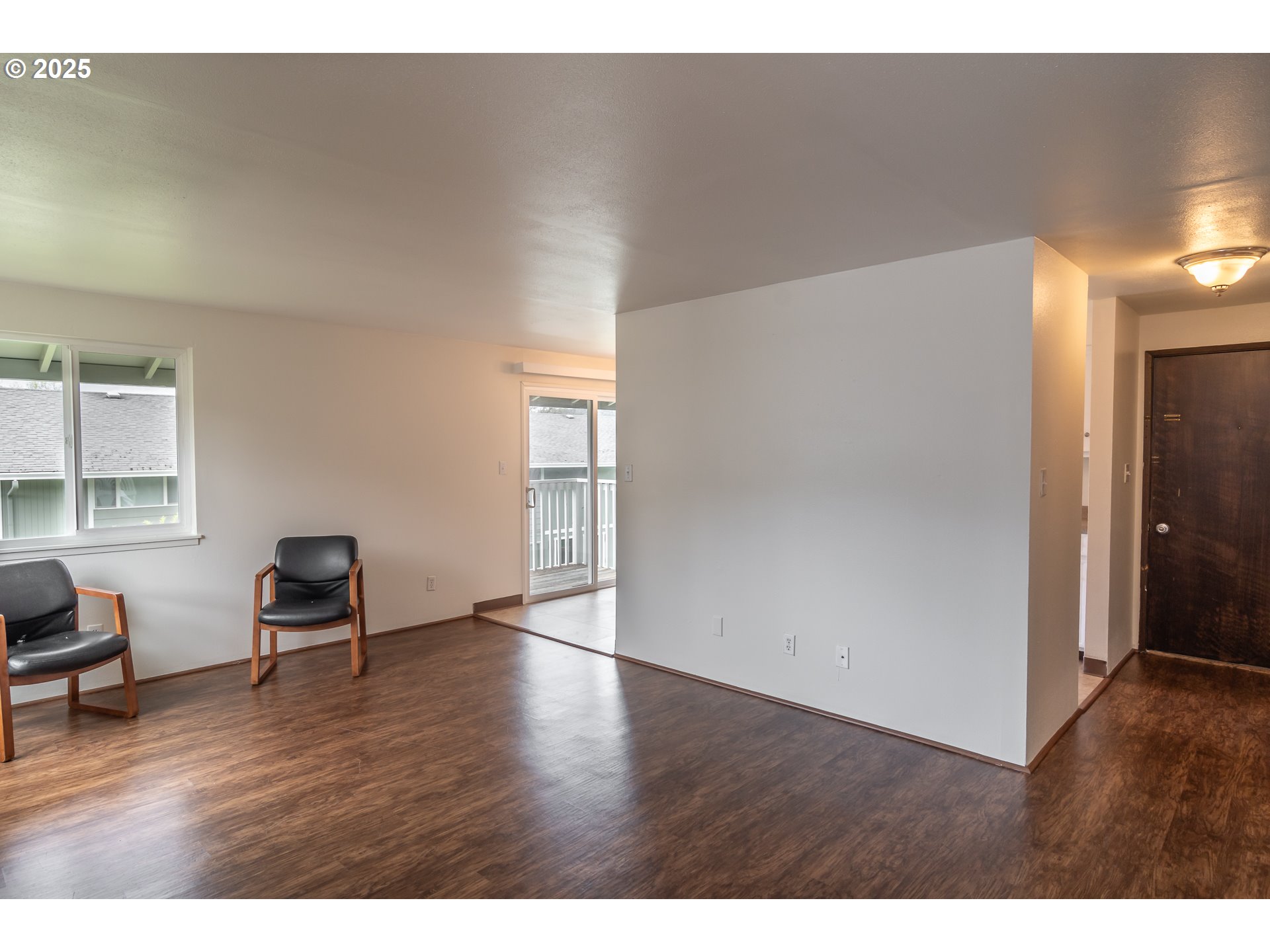 885 NE SUNSET ST 26