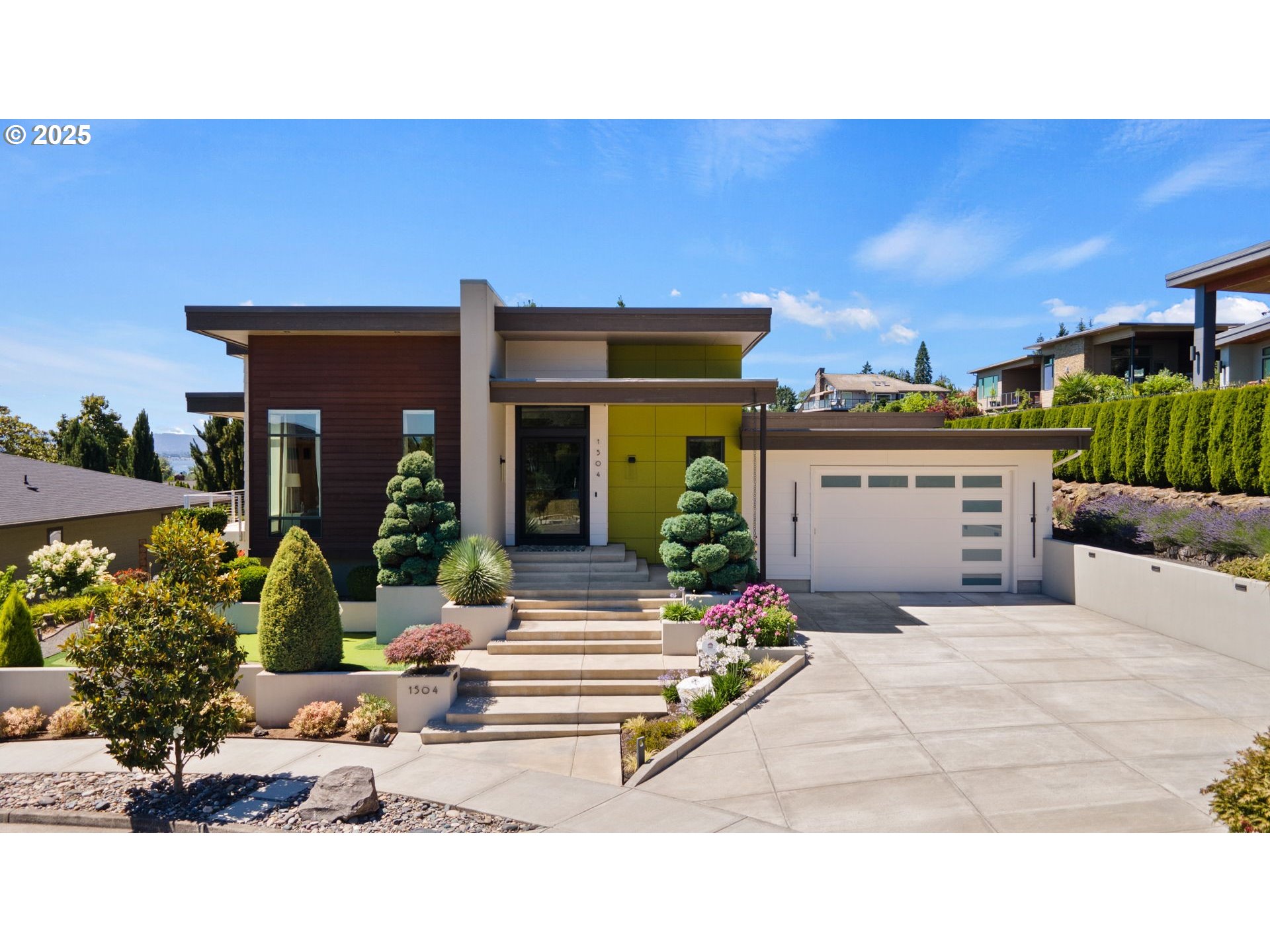 1504 SE HAWKS VIEW CT