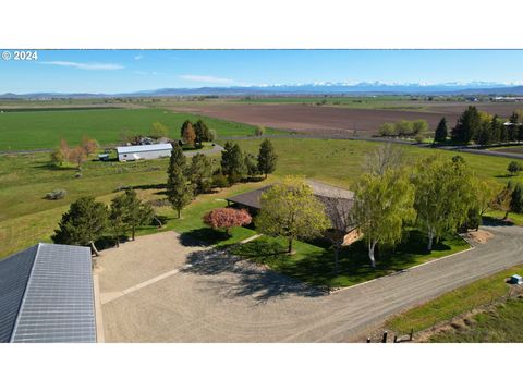 A home in Baker City