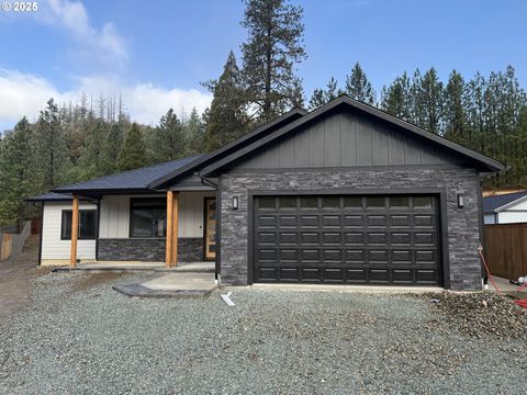 147 Deer Song CT Canyonville OR 97417