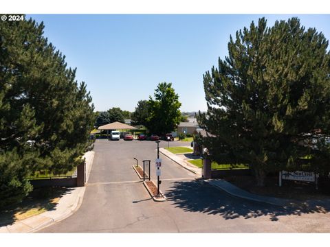 A home in Hermiston