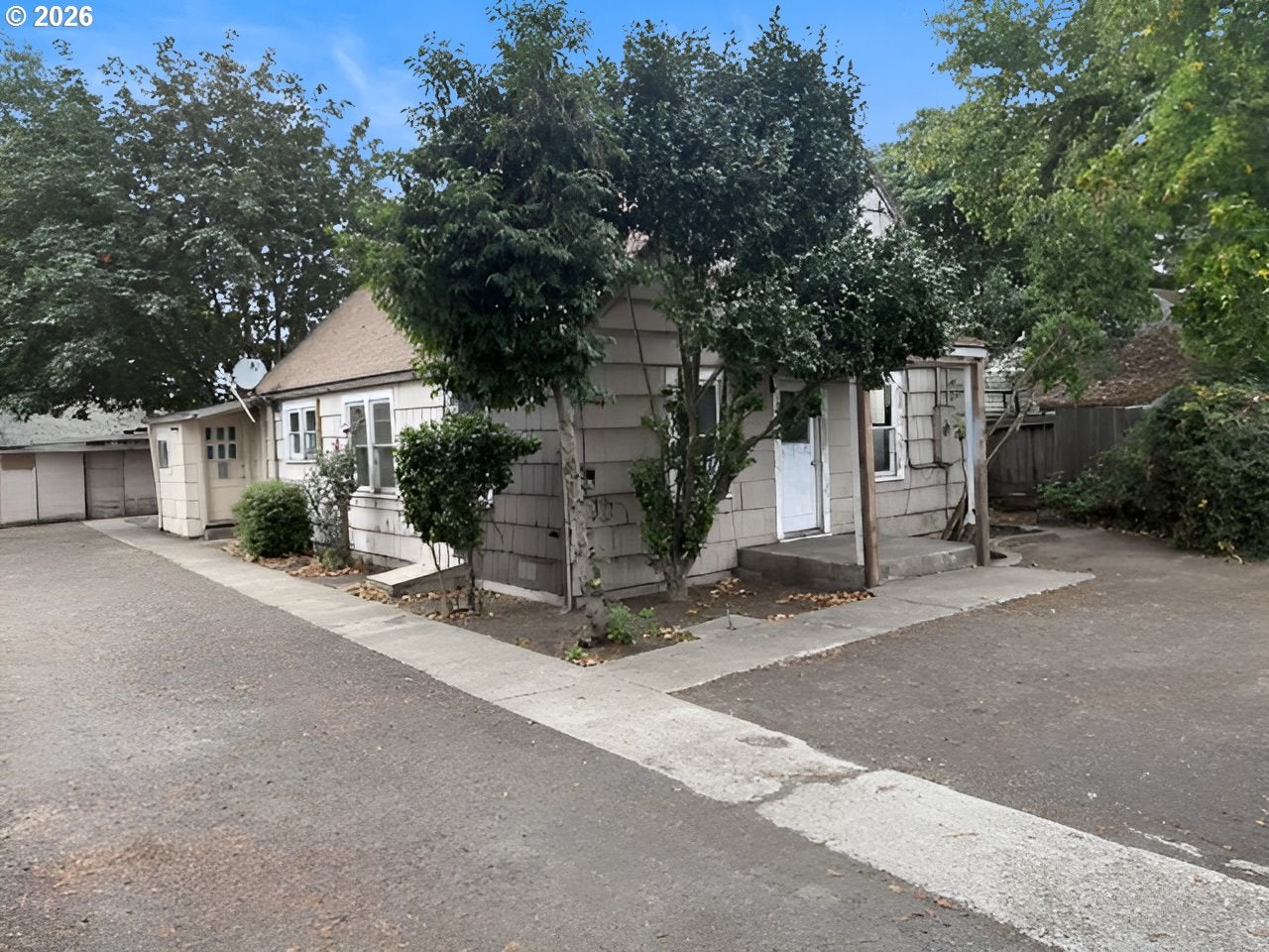 184 IOWA ST