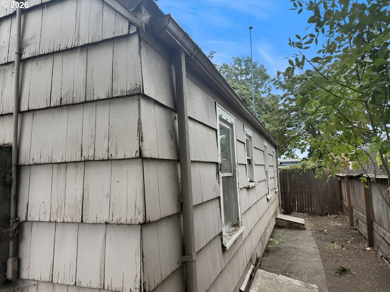 184 IOWA ST