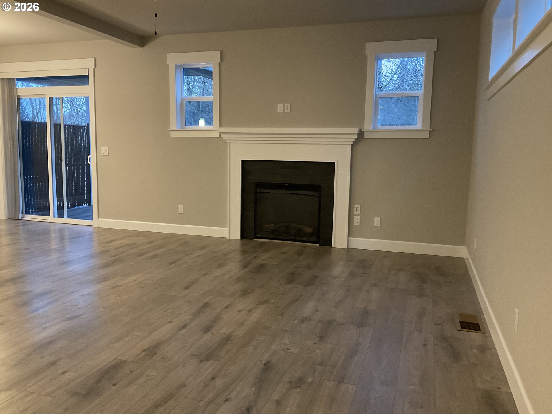 1048 NE REGAN HILL LOOP