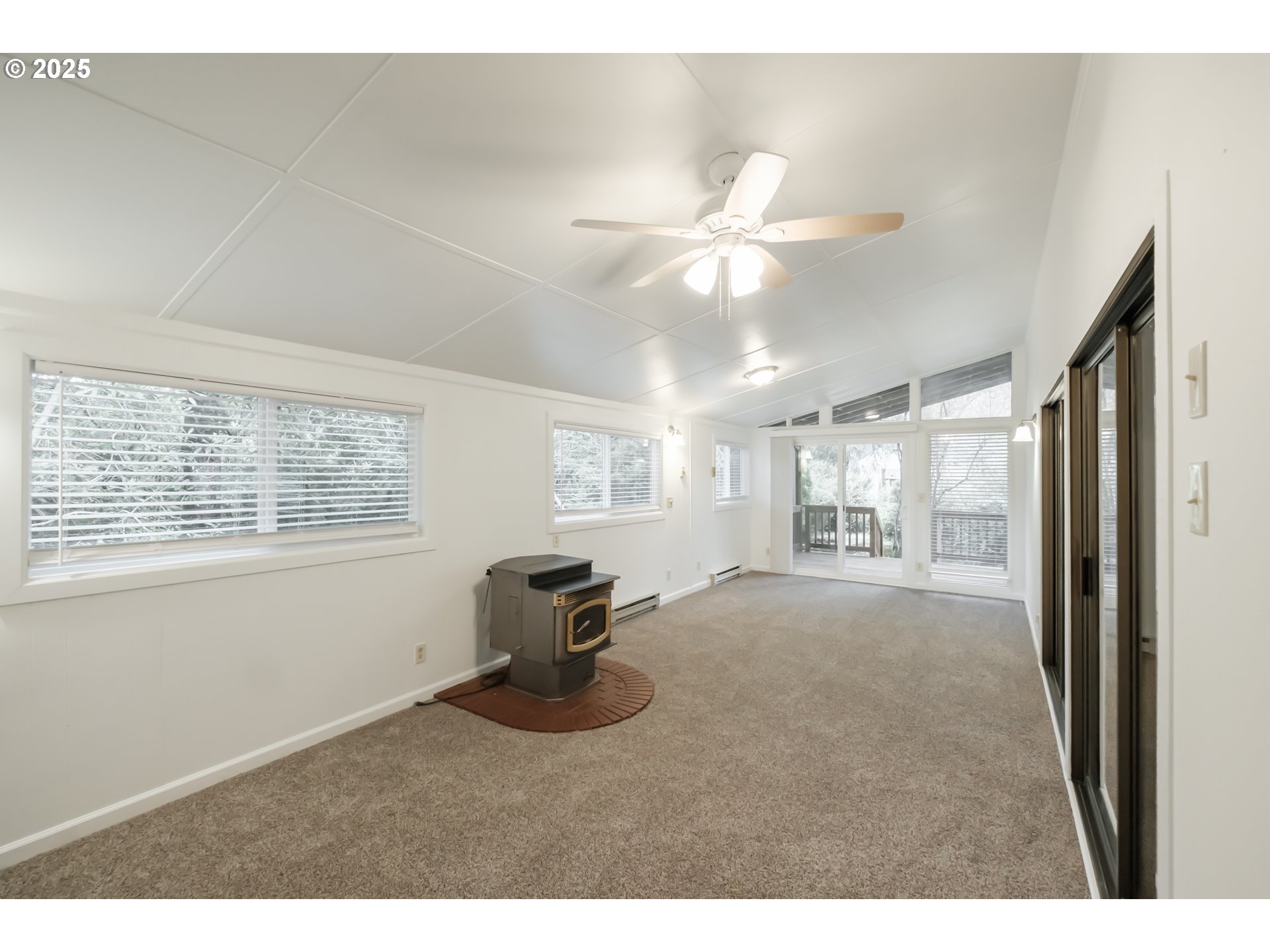 Florence, Oregon 97439, United States, 2 Bedrooms Bedrooms, ,2 BathroomsBathrooms,Residential,Active,95484