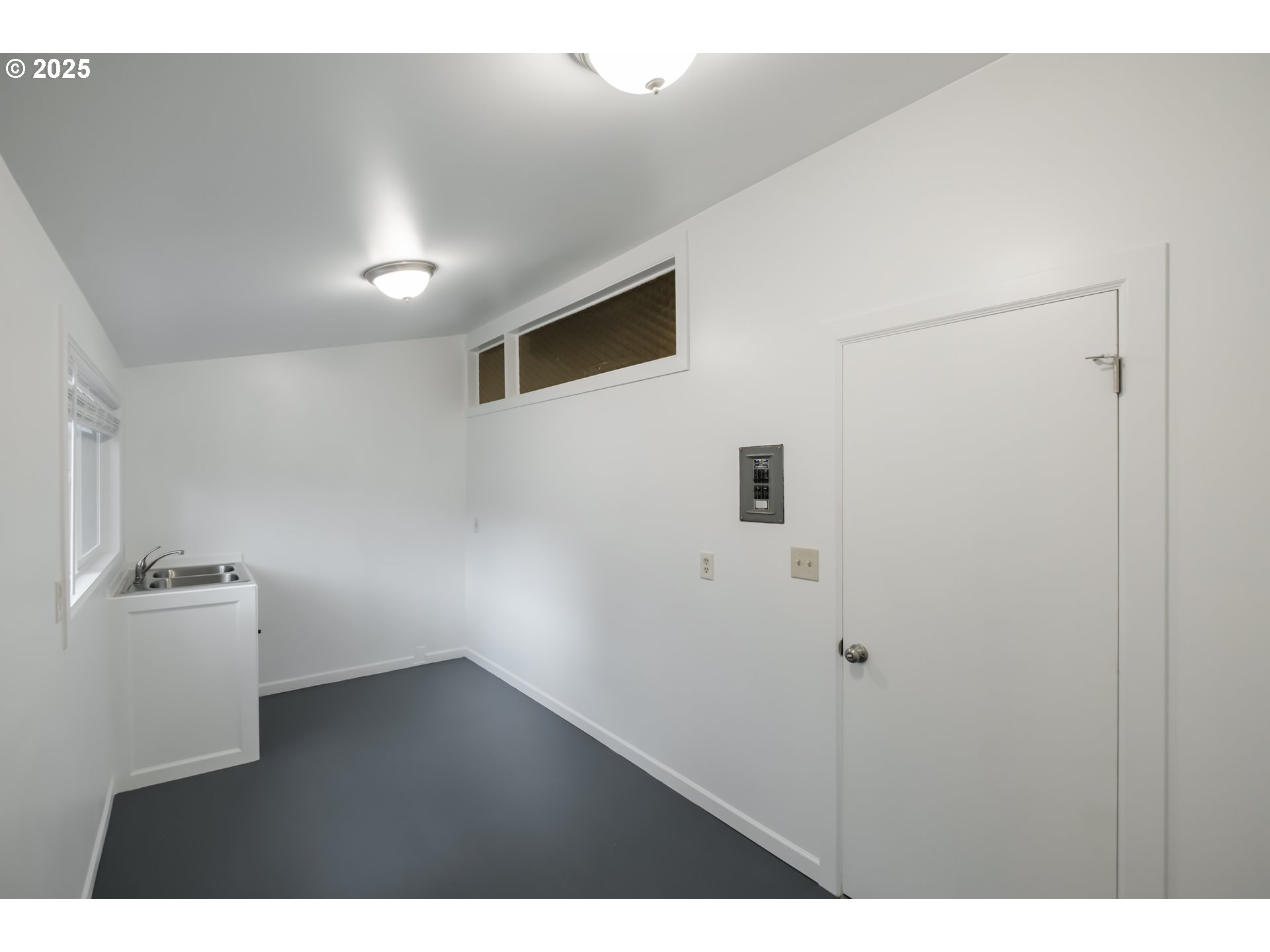 Florence, Oregon 97439, United States, 2 Bedrooms Bedrooms, ,2 BathroomsBathrooms,Residential,Active,95484